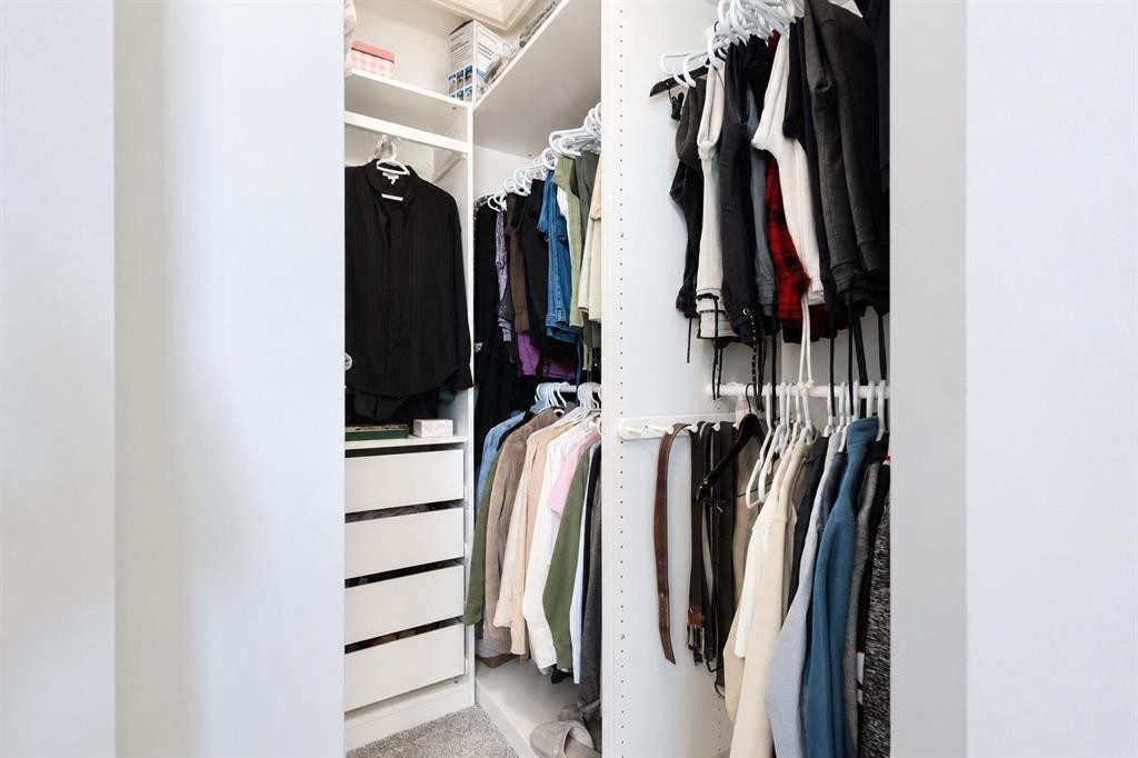 821 Auburn Bay Boulevard Se, Calgary, AB - Indoor With Storage