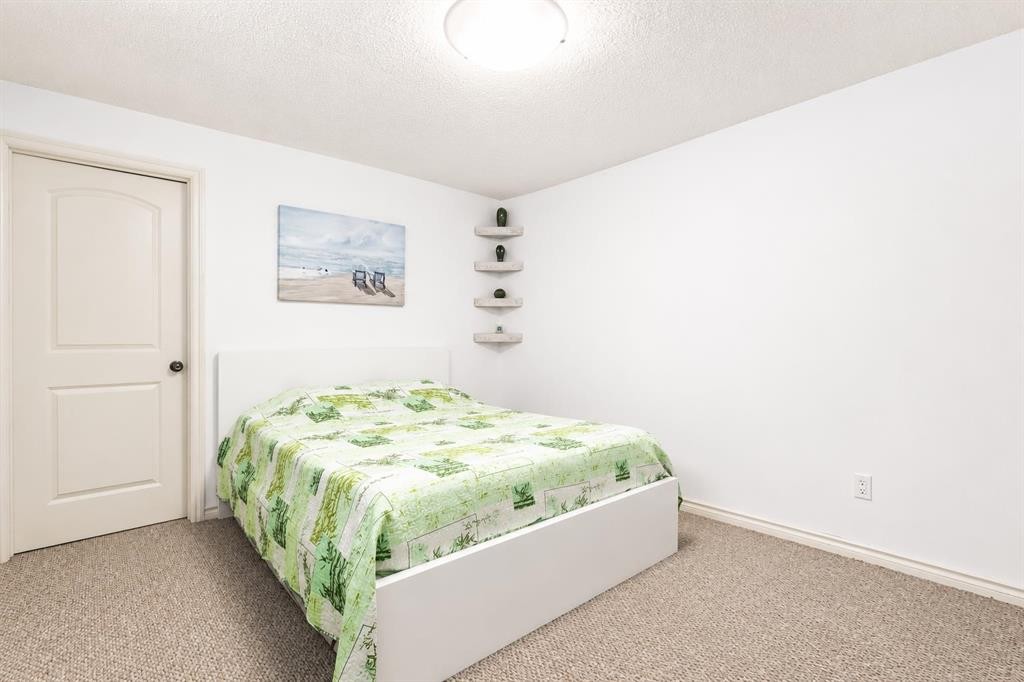 821 Auburn Bay Boulevard Se, Calgary, AB - Indoor Photo Showing Bedroom