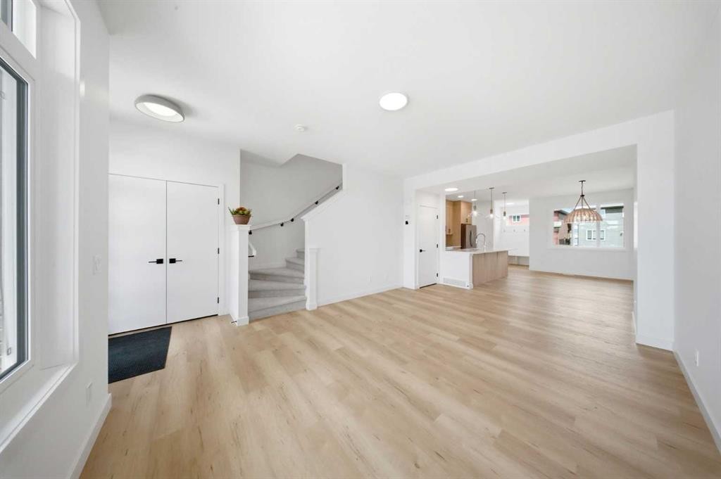 418 Belvedere Boulevard Se, Calgary, AB