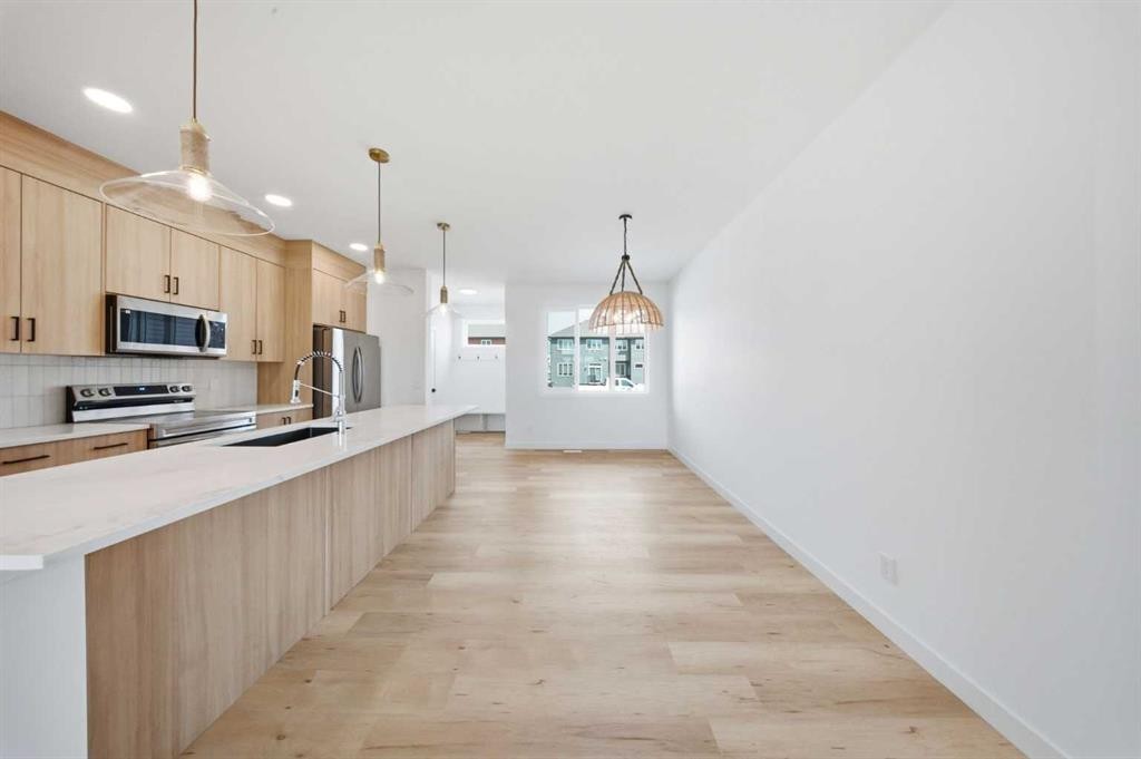 418 Belvedere Boulevard Se, Calgary, AB