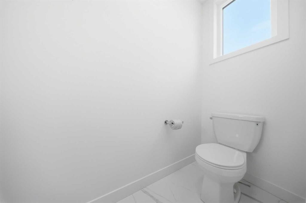 418 Belvedere Boulevard Se, Calgary, AB