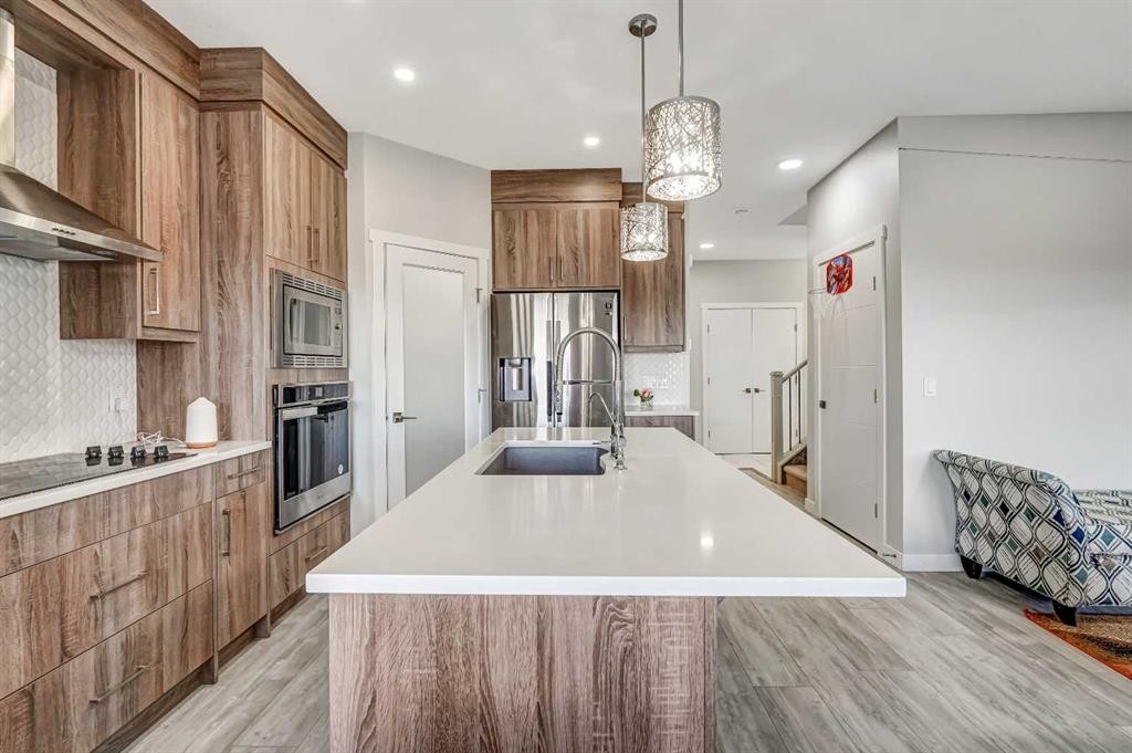 349 Corner Meadows Way Ne, Calgary, AB - Indoor Photo Showing Kitchen With Upgraded Kitchen