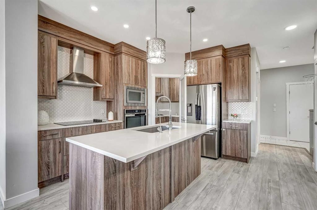 349 Corner Meadows Way Ne, Calgary, AB - Indoor Photo Showing Kitchen With Double Sink With Upgraded Kitchen
