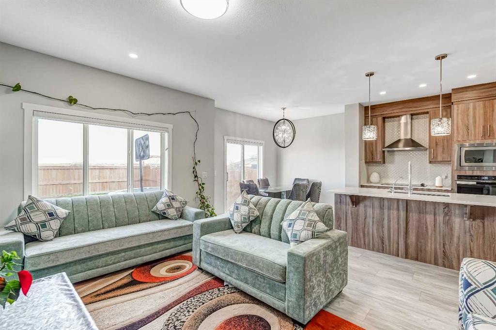 349 Corner Meadows Way Ne, Calgary, AB - Indoor