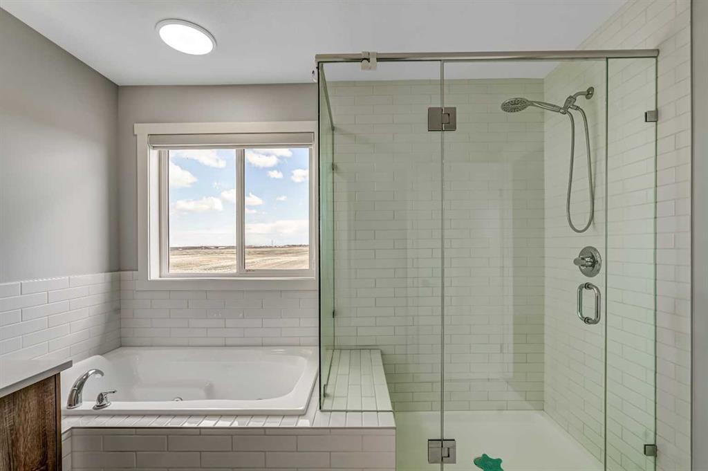 349 Corner Meadows Way Ne, Calgary, AB - Indoor Photo Showing Bathroom