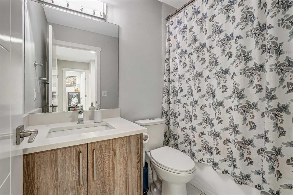 349 Corner Meadows Way Ne, Calgary, AB - Indoor Photo Showing Bathroom