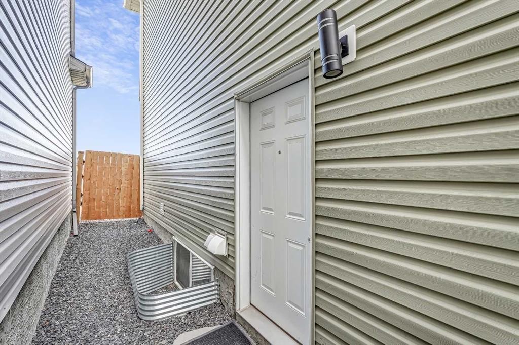 349 Corner Meadows Way Ne, Calgary, AB - Outdoor