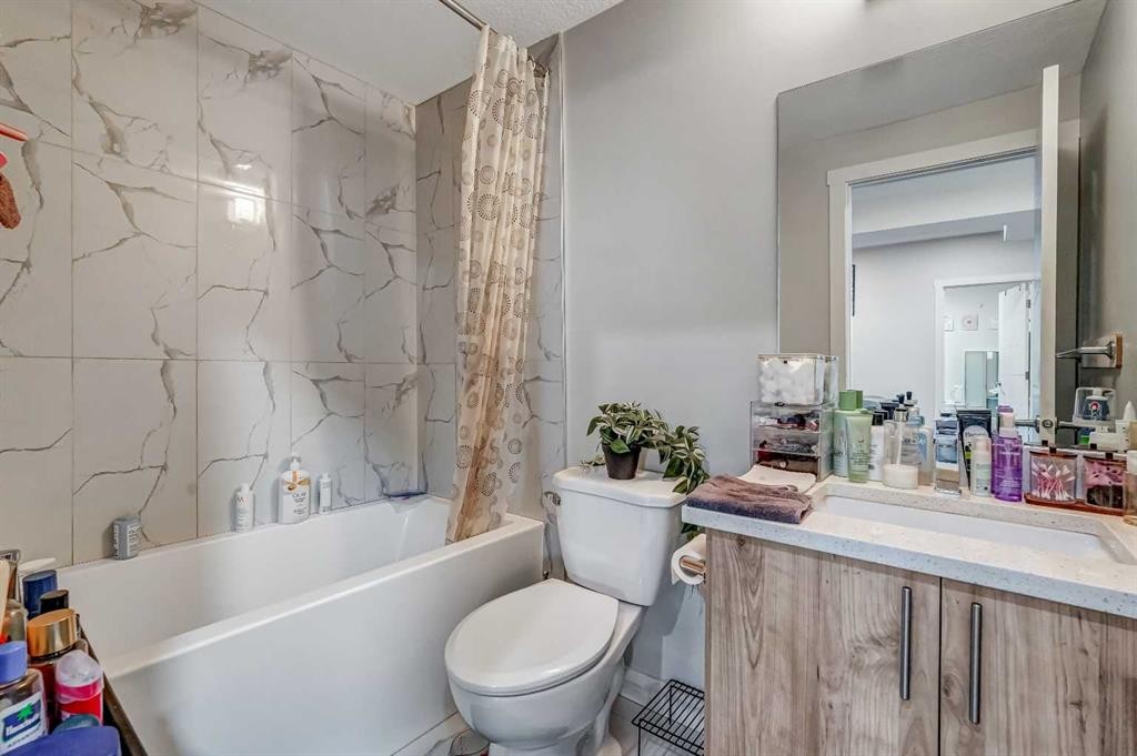 349 Corner Meadows Way Ne, Calgary, AB - Indoor Photo Showing Bathroom