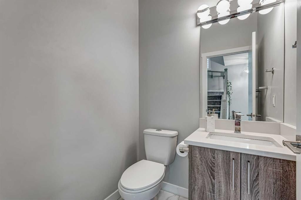 349 Corner Meadows Way Ne, Calgary, AB - Indoor Photo Showing Bathroom