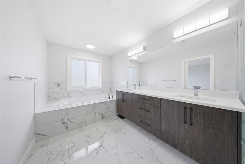 82 Waterford Crescent, Chestermere, AB