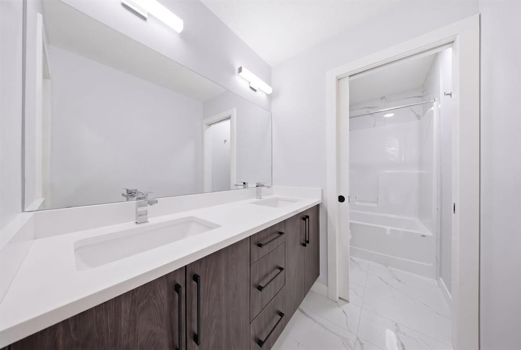 82 Waterford Crescent, Chestermere, AB