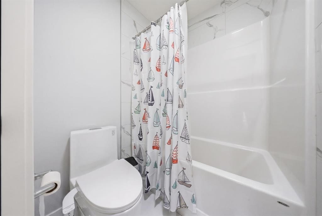 82 Waterford Crescent, Chestermere, AB