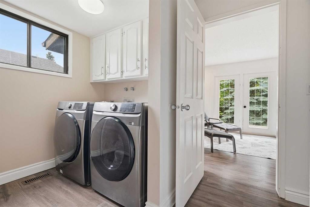 527 Deer Side Place Se, Calgary, AB