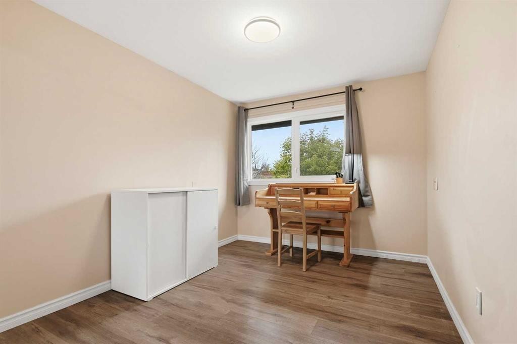 527 Deer Side Place Se, Calgary, AB