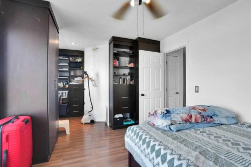 156 Saddlecrest Place Ne, Calgary, AB - Indoor Photo Showing Bedroom