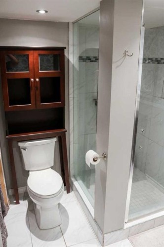 156 Saddlecrest Place Ne, Calgary, AB - Indoor Photo Showing Bathroom