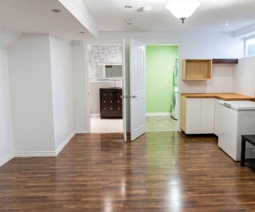 156 Saddlecrest Place Ne, Calgary, AB - Indoor Photo Showing Kitchen