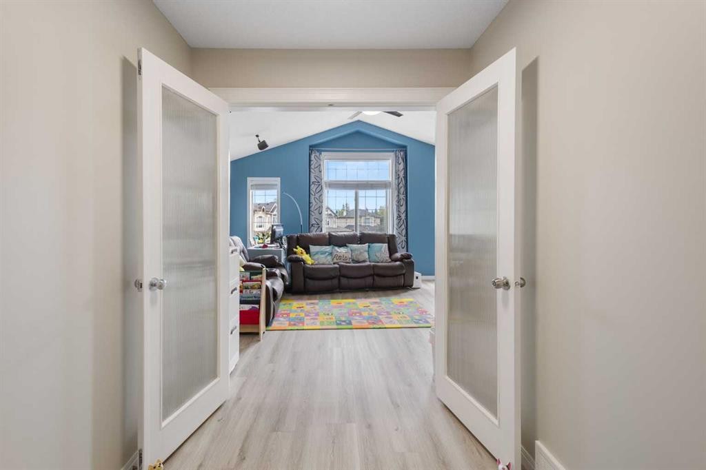 92 Cranleigh Close Se, Calgary, AB