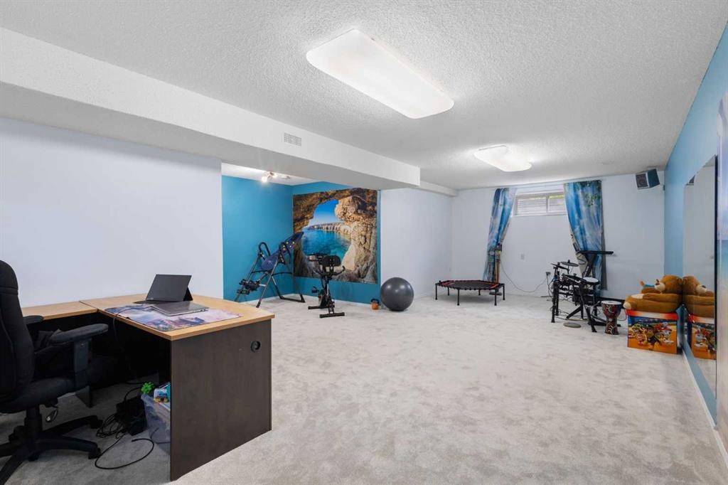 92 Cranleigh Close Se, Calgary, AB