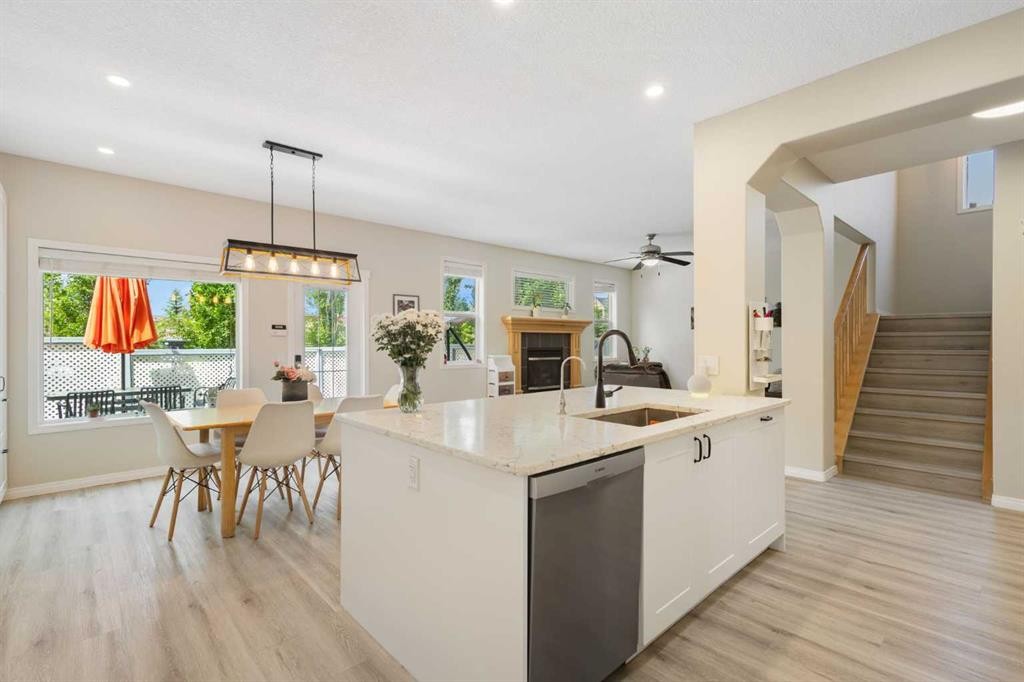 92 Cranleigh Close Se, Calgary, AB