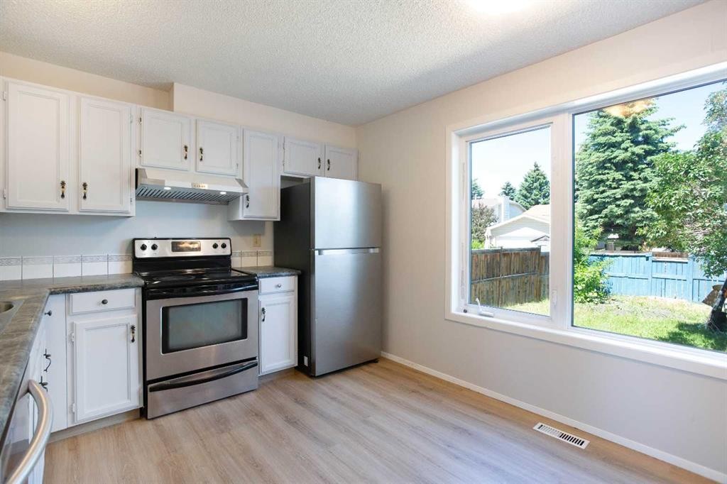 2330 Woodview Drive Sw, Calgary, AB