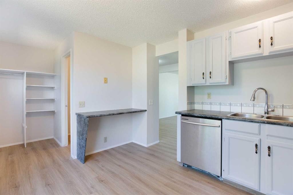 2330 Woodview Drive Sw, Calgary, AB