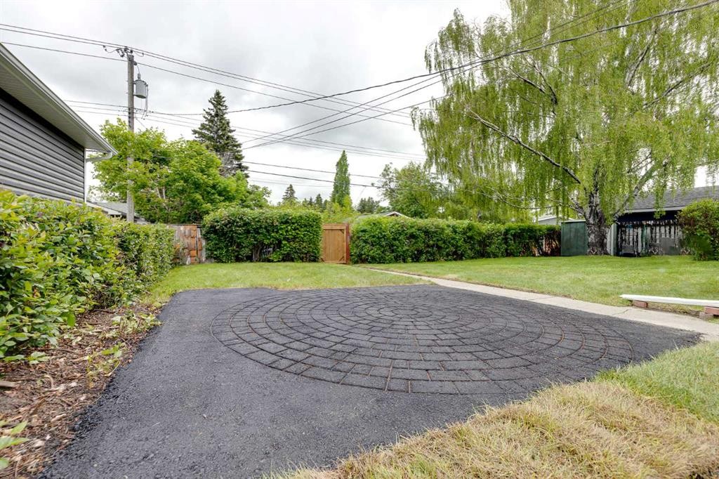 132 Haysboro Crescent Sw, Calgary, AB