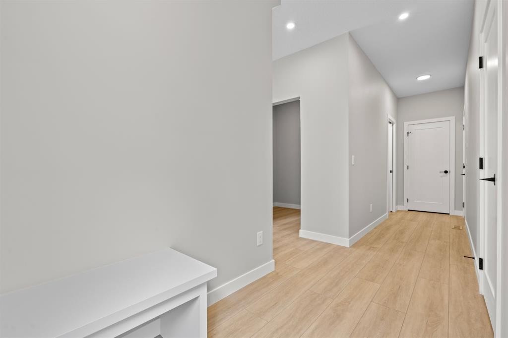 129 Walgrove Bay Se, Calgary, AB - Indoor Photo Showing Other Room