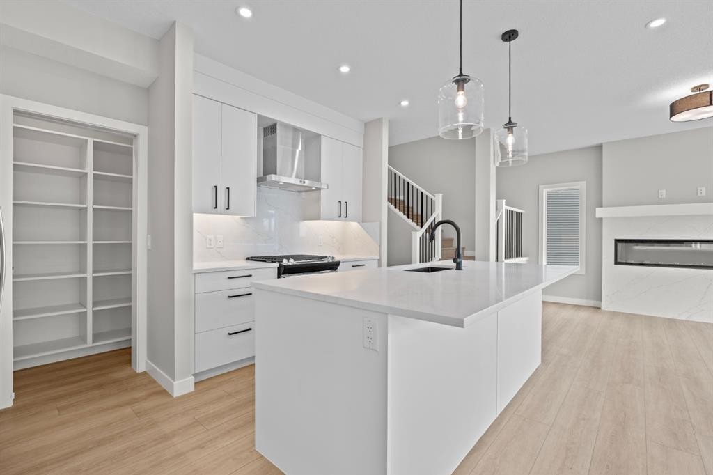 129 Walgrove Bay Se, Calgary, AB - Indoor Photo Showing Kitchen With Upgraded Kitchen