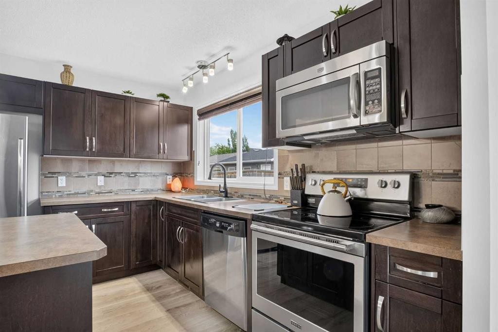 60 Auburn Bay Boulevard Se, Calgary, AB