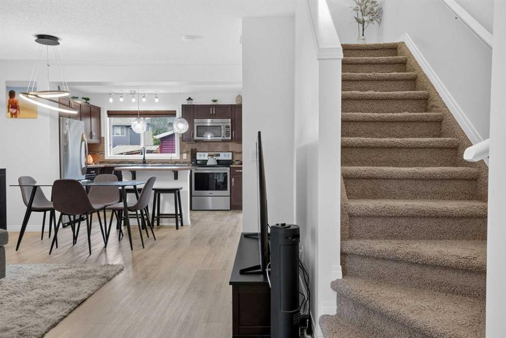 60 Auburn Bay Boulevard Se, Calgary, AB