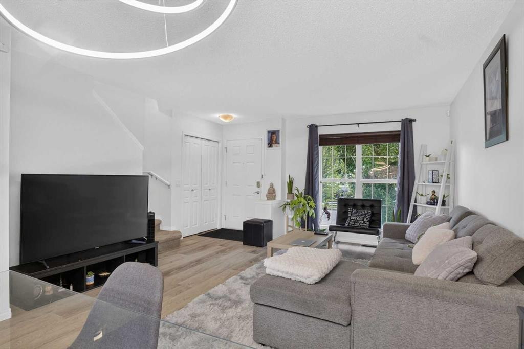 60 Auburn Bay Boulevard Se, Calgary, AB