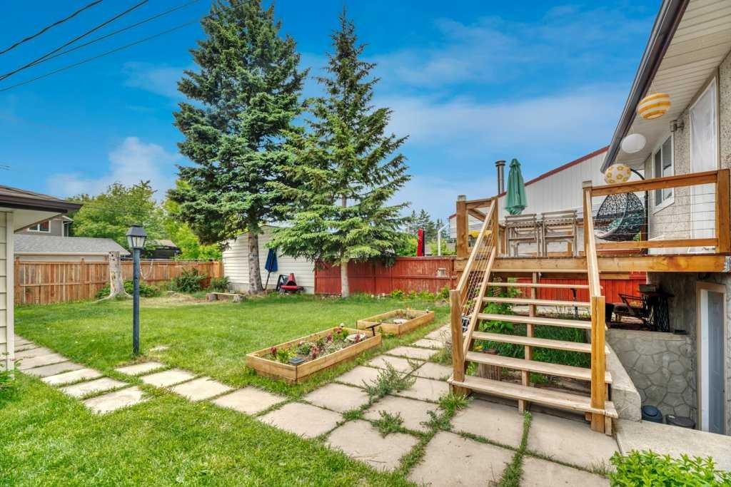 7311 35 Avenue Nw, Calgary, AB