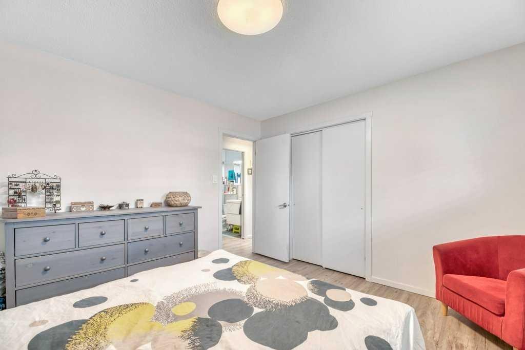 7311 35 Avenue Nw, Calgary, AB
