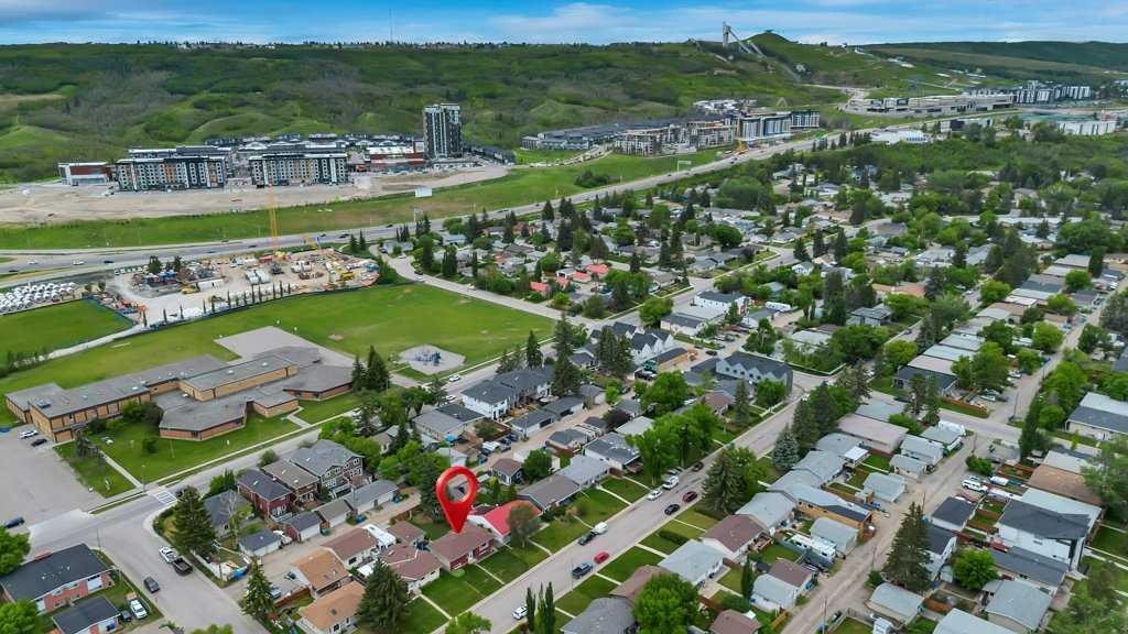 7311 35 Avenue Nw, Calgary, AB