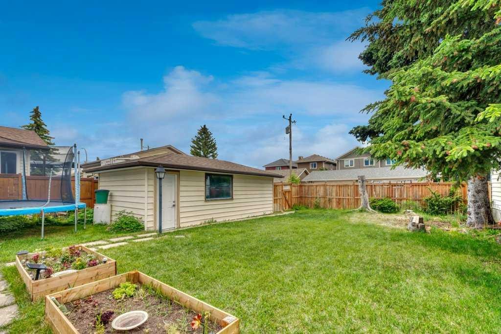7311 35 Avenue Nw, Calgary, AB