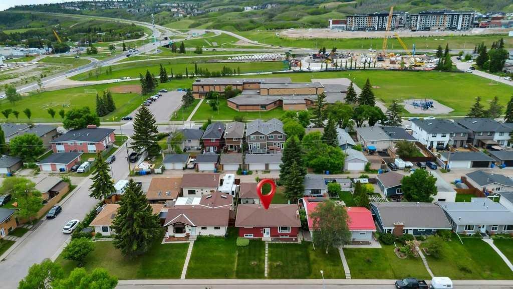 7311 35 Avenue Nw, Calgary, AB