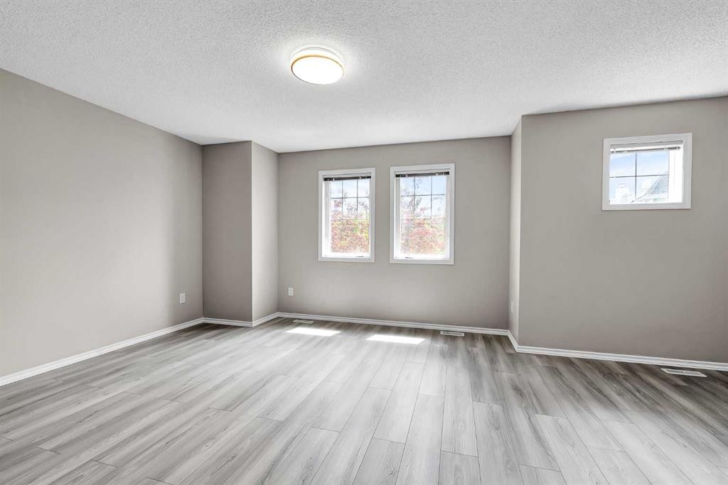 86 Country Village Gate Ne, Calgary, AB - Indoor Photo Showing Other Room