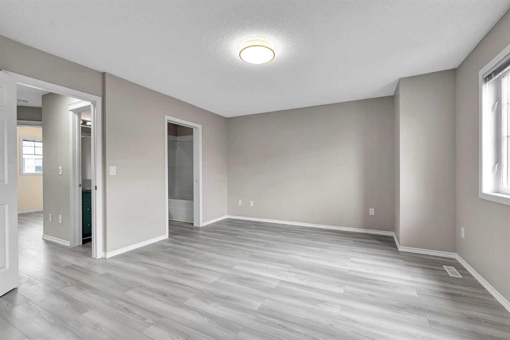 86 Country Village Gate Ne, Calgary, AB - Indoor Photo Showing Other Room