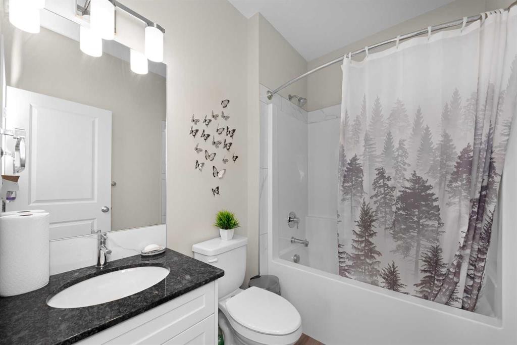 59 Cornerbrook Avenue Ne, Calgary, AB - Indoor Photo Showing Bathroom
