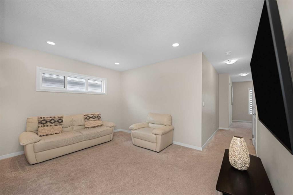 59 Cornerbrook Avenue Ne, Calgary, AB - Indoor
