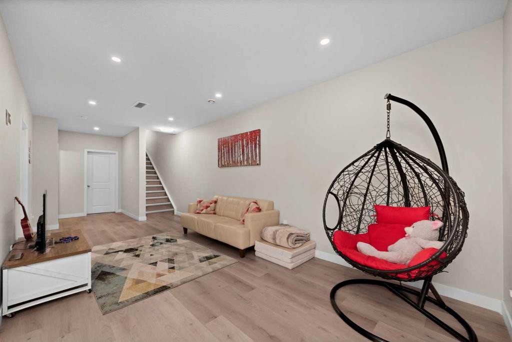 59 Cornerbrook Avenue Ne, Calgary, AB - Indoor