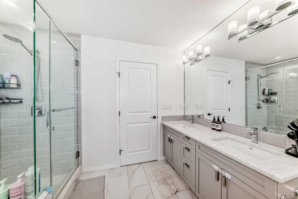 372 Carrington Way Nw, Calgary, AB - Indoor Photo Showing Bathroom