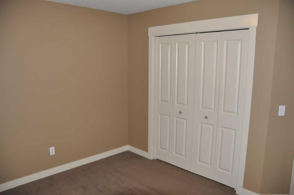 233 Rainbow Falls Drive, Chestermere, AB