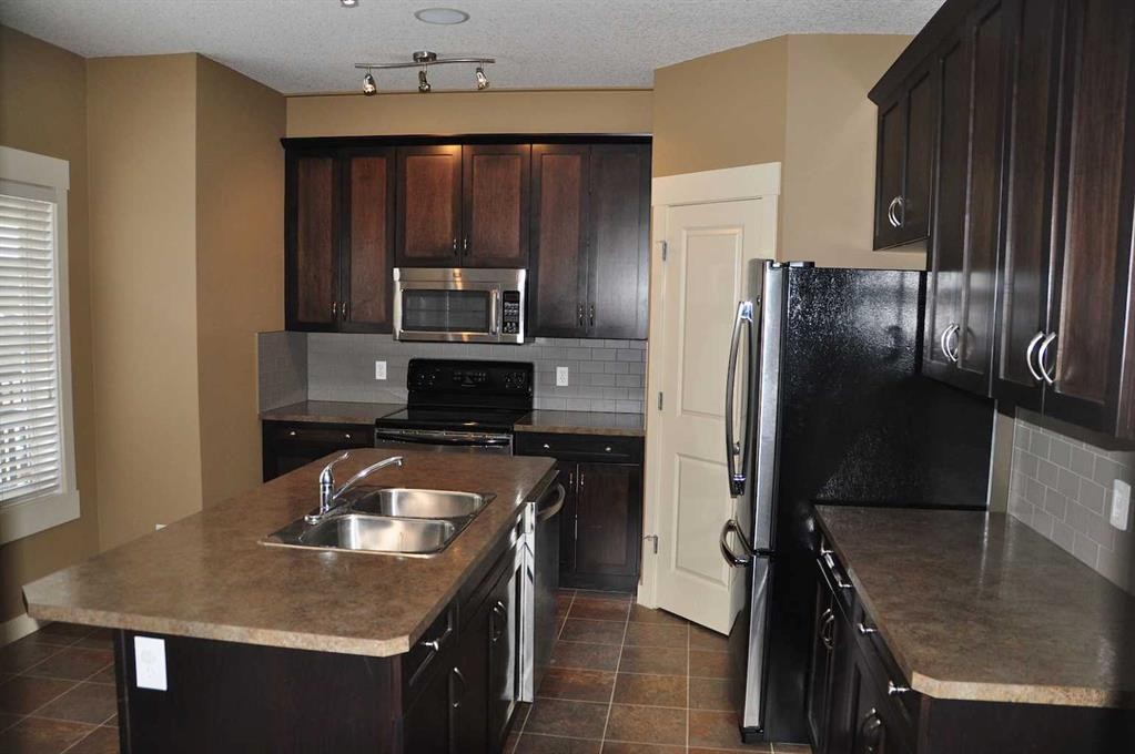 233 Rainbow Falls Drive, Chestermere, AB