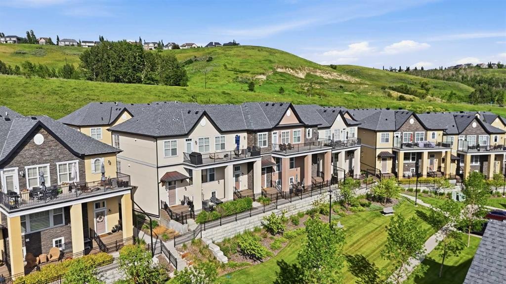 26 Cranbrook Villas Se, Calgary, AB - Outdoor With View