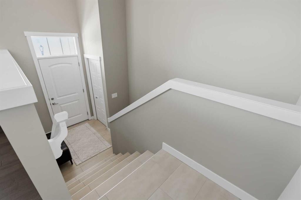 26 Cranbrook Villas Se, Calgary, AB - Indoor Photo Showing Other Room