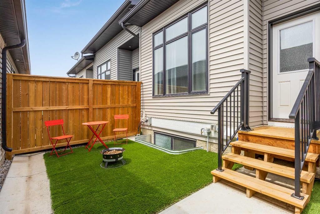 108 Wolf Crescent, Okotoks, AB