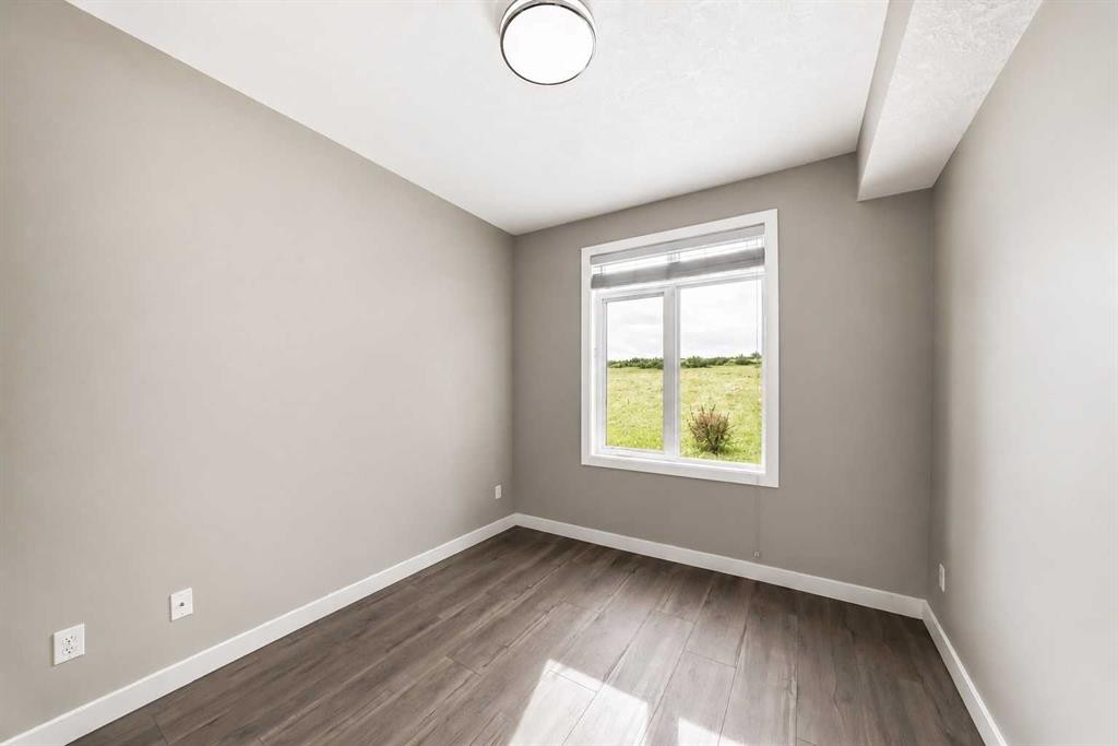 110-1005A Westmount Drive, Strathmore, AB
