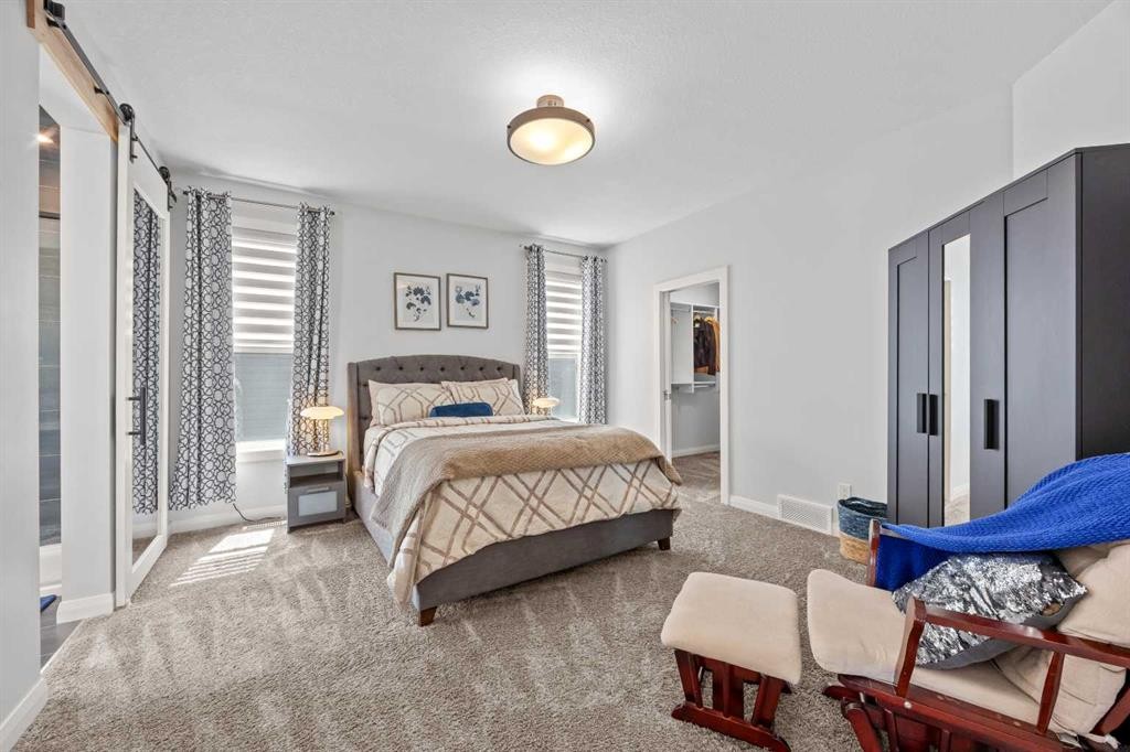 195 Evansfield Close Nw, Calgary, AB - Indoor Photo Showing Bedroom